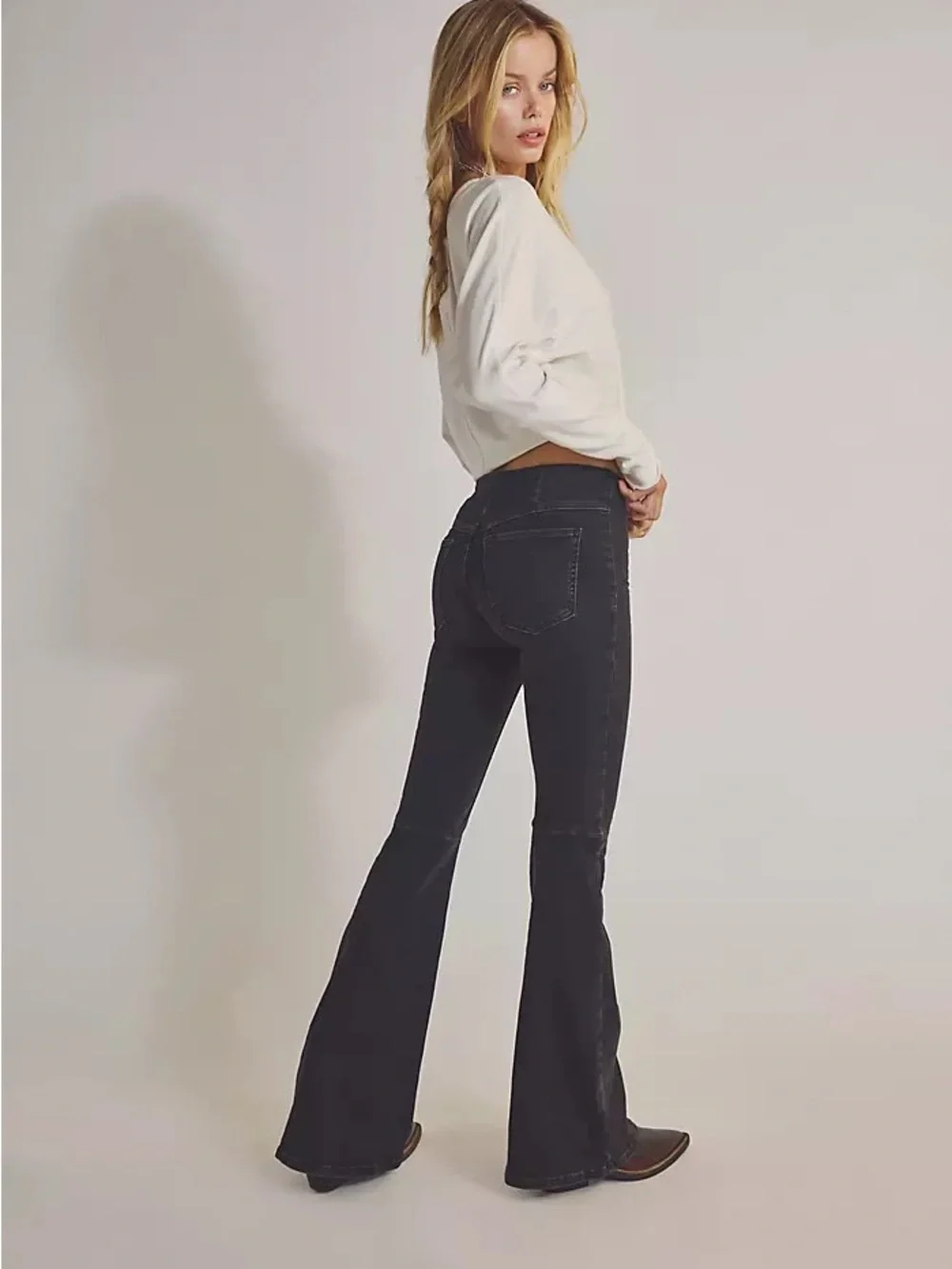 🌸We The Free Penny Pull-On Flare Jeans 30